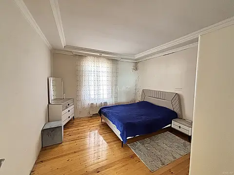 Satılır 10 otaqlı həyət evi 320 m²