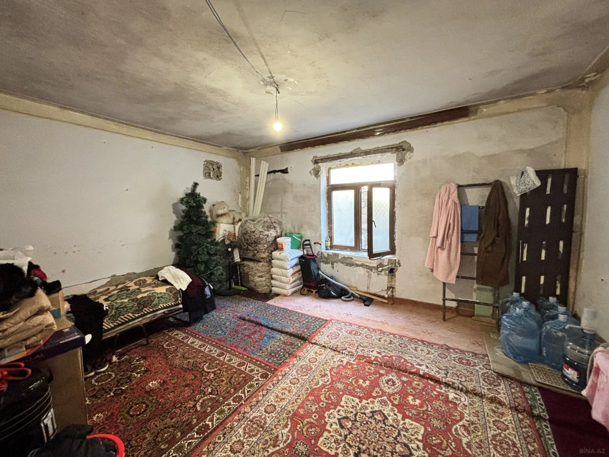 Satılır 10 otaqlı həyət evi 320 m²