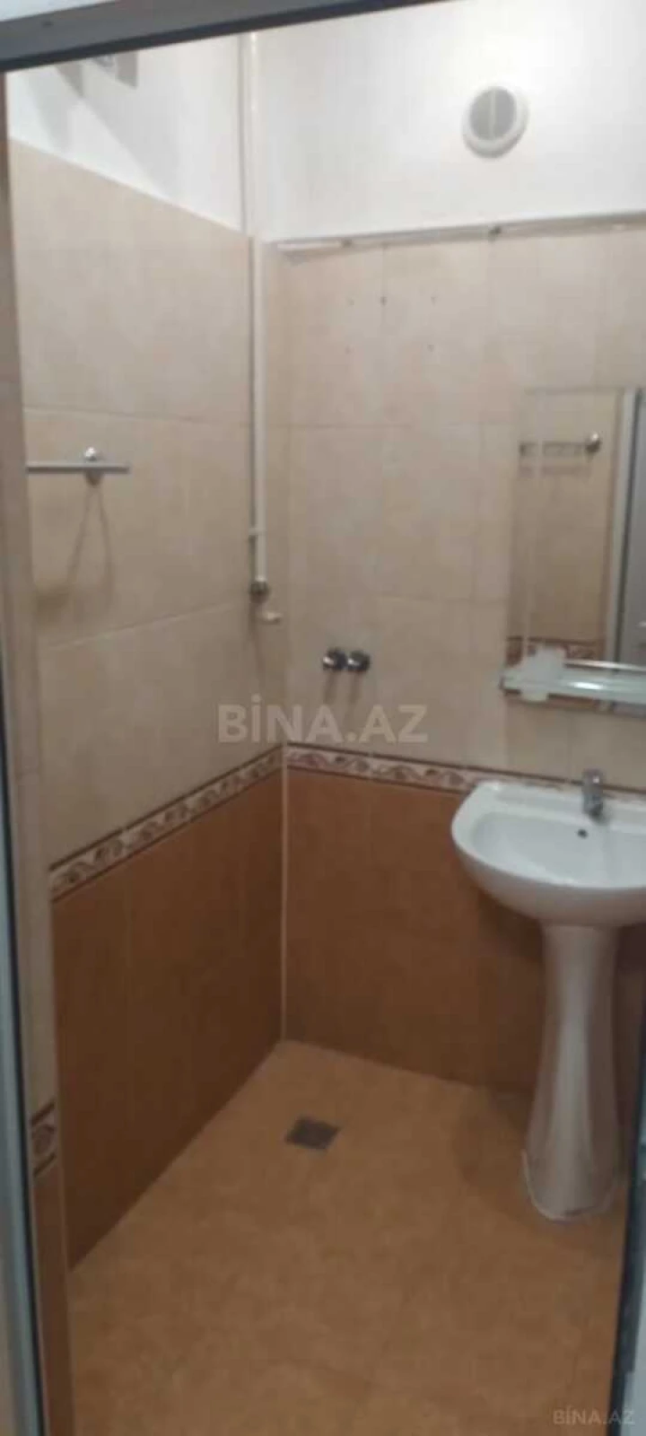 Kirayə verilir 2 otaqlı mənzil 65 m²