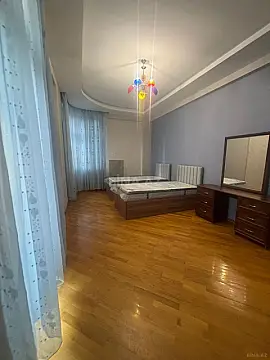Kirayə verilir 3 otaqlı mənzil 160 m²