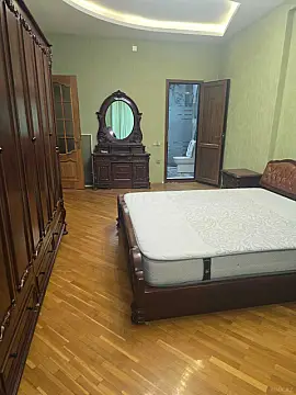 Kirayə verilir 3 otaqlı mənzil 160 m²