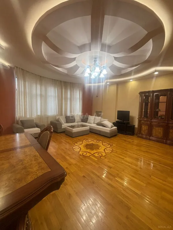 Kirayə verilir 3 otaqlı mənzil 160 m²