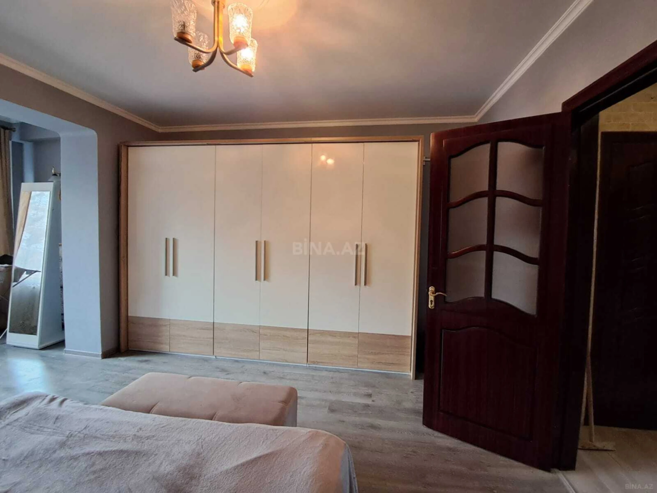 Satılır 2 otaqlı mənzil 70 m²