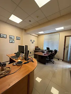 Kirayə verilir 7 otaqlı ofis 340 m²