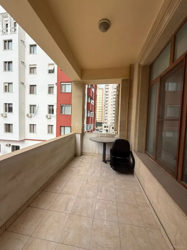 Kirayə verilir 7 otaqlı ofis 340 m²