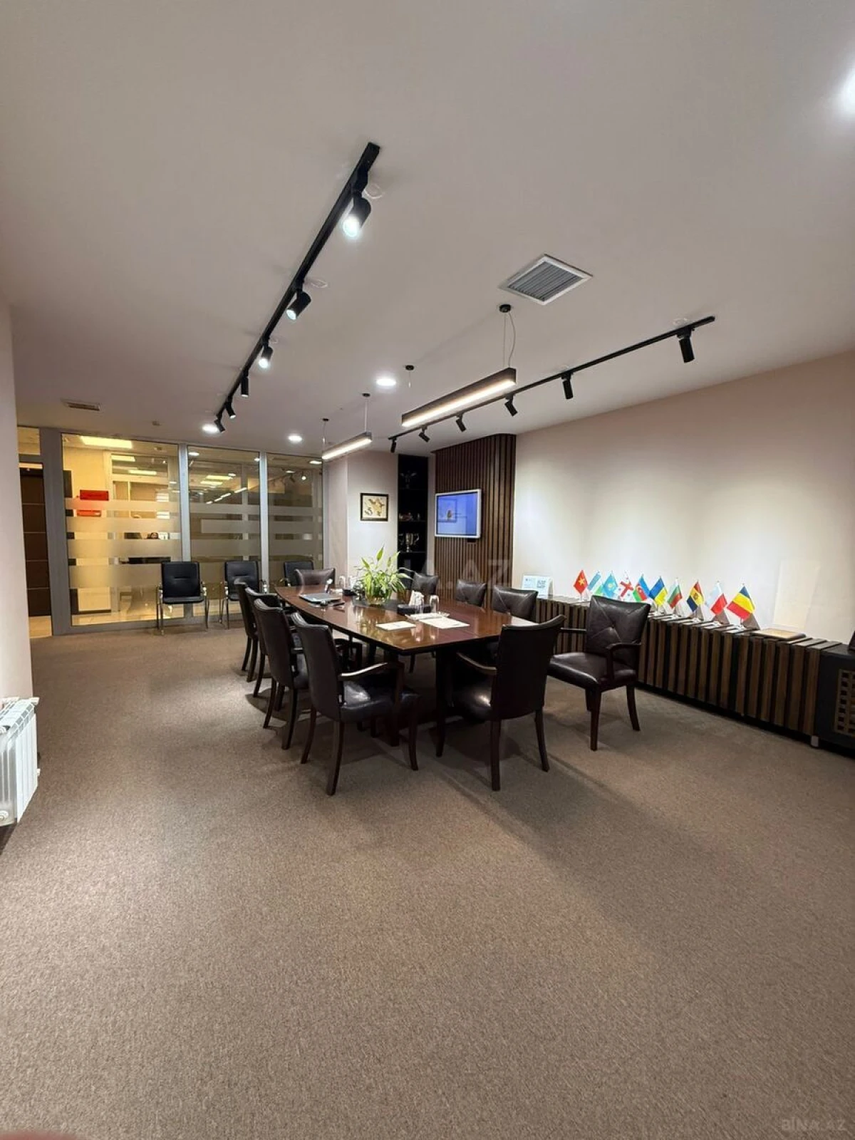 Kirayə verilir 7 otaqlı ofis 340 m²