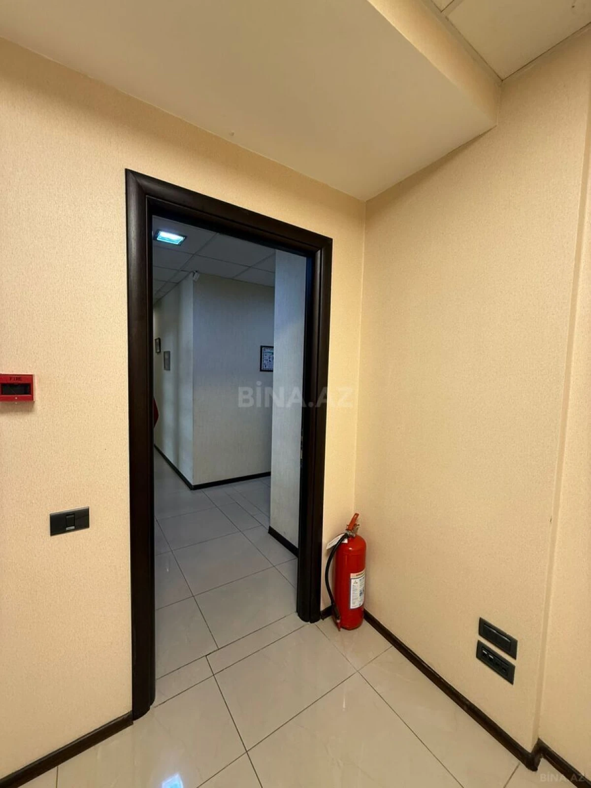 Kirayə verilir 7 otaqlı ofis 340 m²