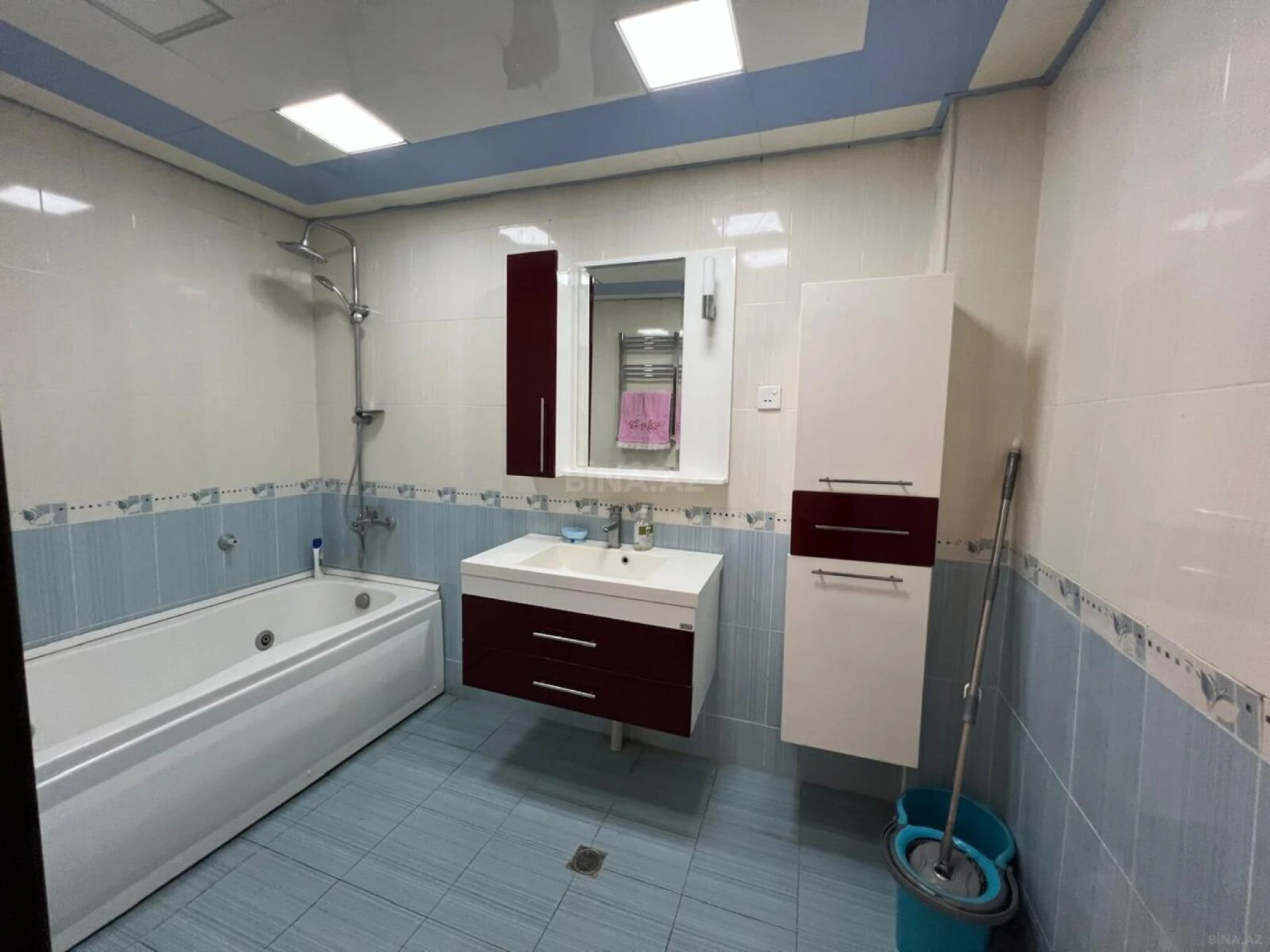 Satılır 3 otaqlı mənzil 160 m²