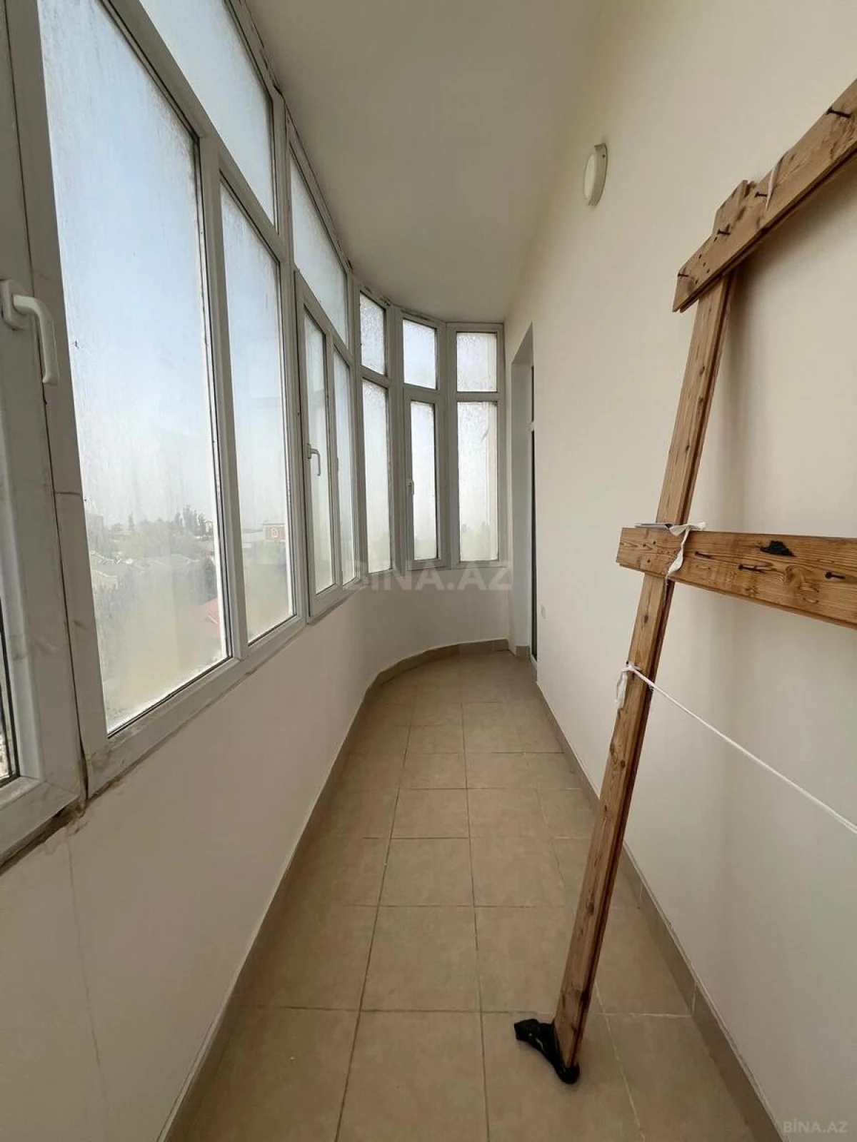 Satılır 3 otaqlı mənzil 160 m²