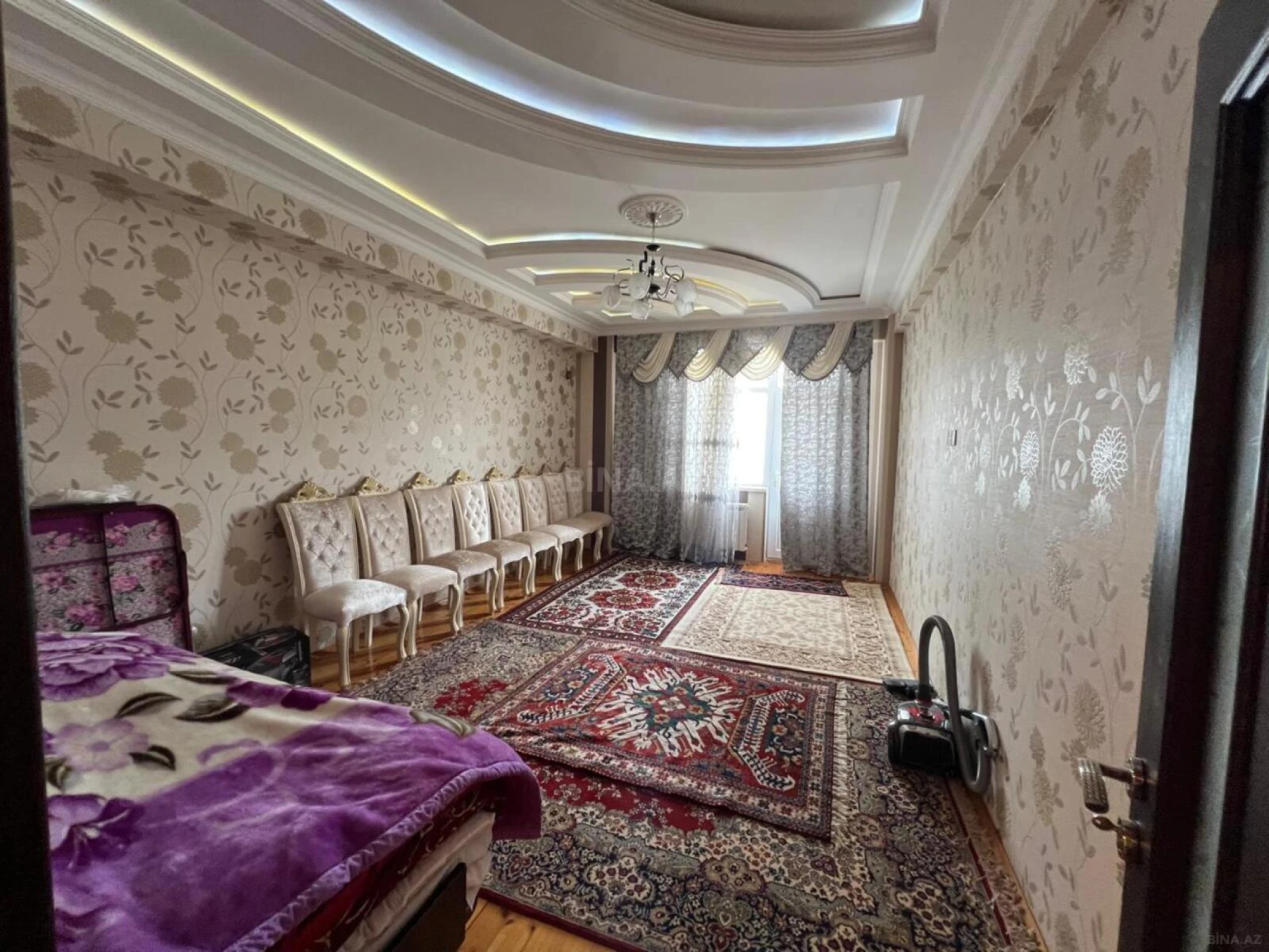 Satılır 3 otaqlı mənzil 160 m²