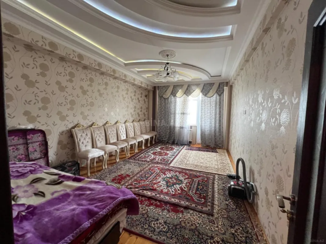 Satılır 3 otaqlı mənzil 160 m²
