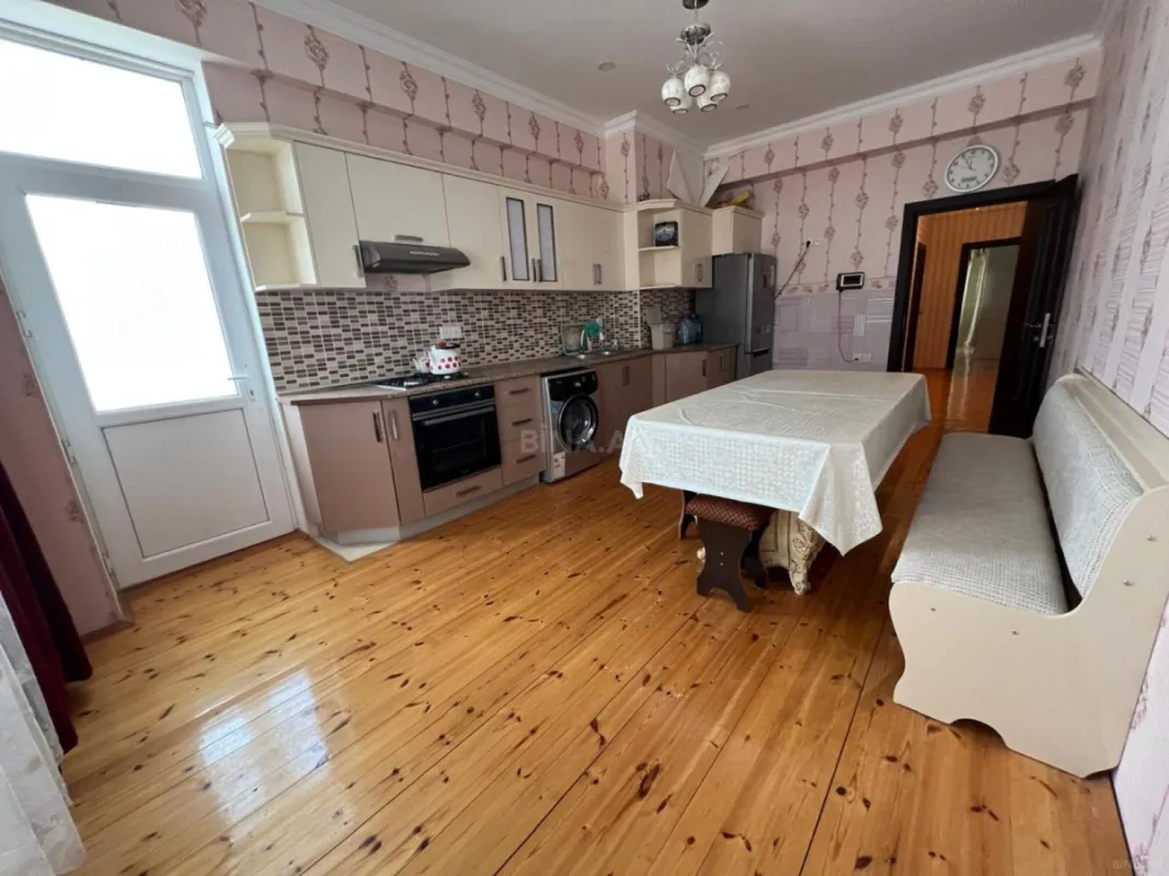 Satılır 3 otaqlı mənzil 160 m²