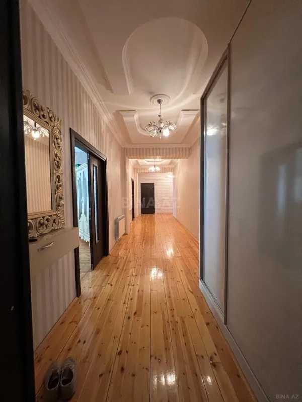 Satılır 3 otaqlı mənzil 160 m²