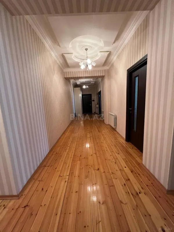 Satılır 3 otaqlı mənzil 160 m²