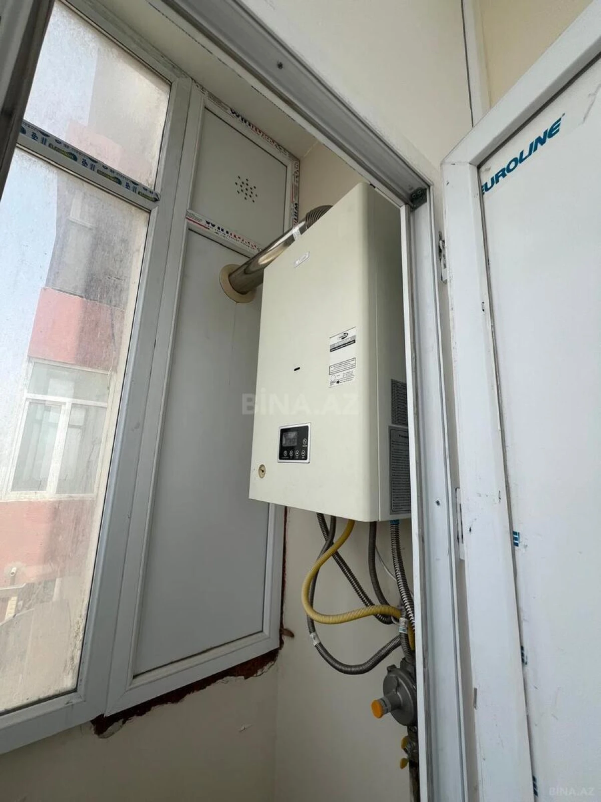 Satılır 3 otaqlı mənzil 160 m²