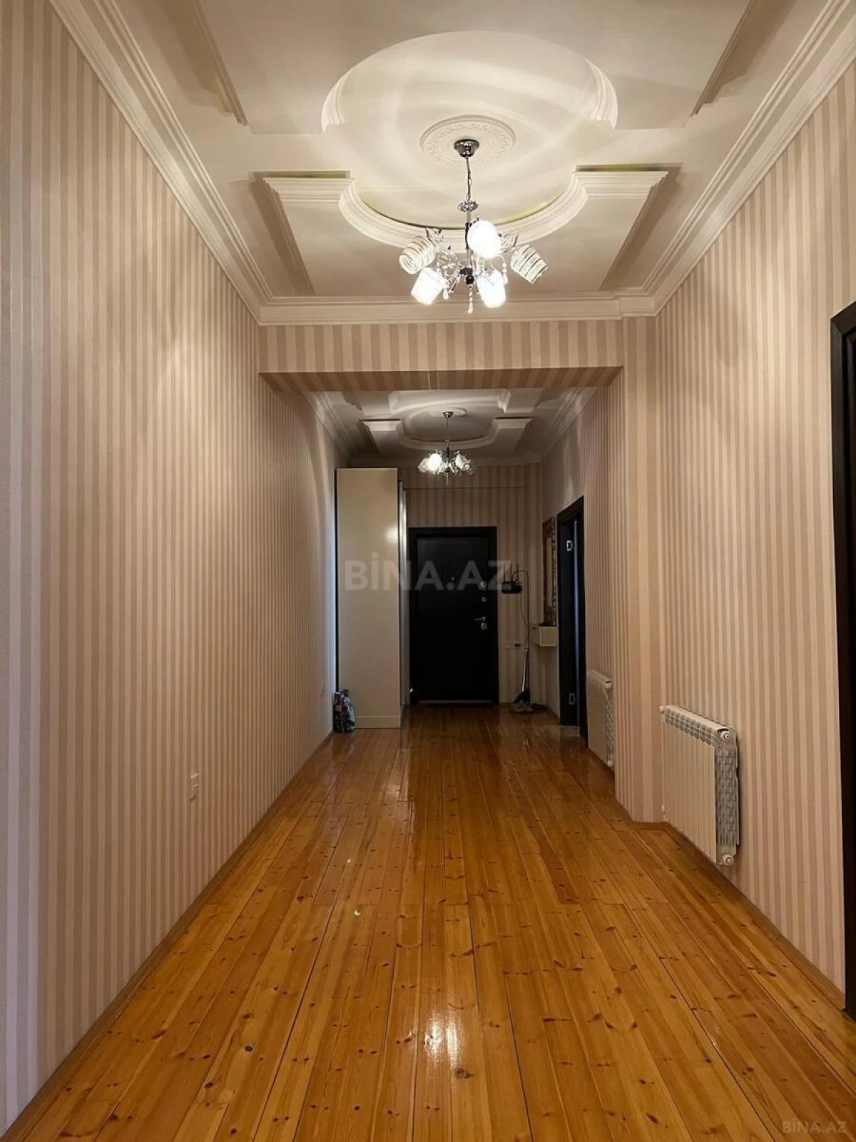 Satılır 3 otaqlı mənzil 160 m²