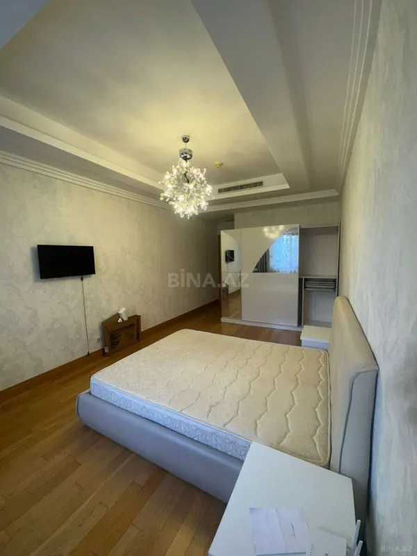 Kirayə verilir 4 otaqlı mənzil 245 m²