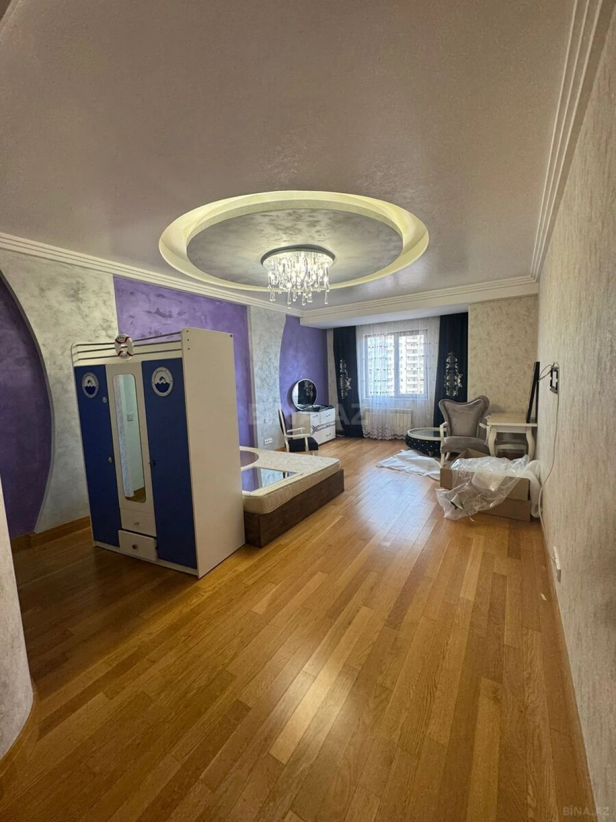 Kirayə verilir 4 otaqlı mənzil 245 m²