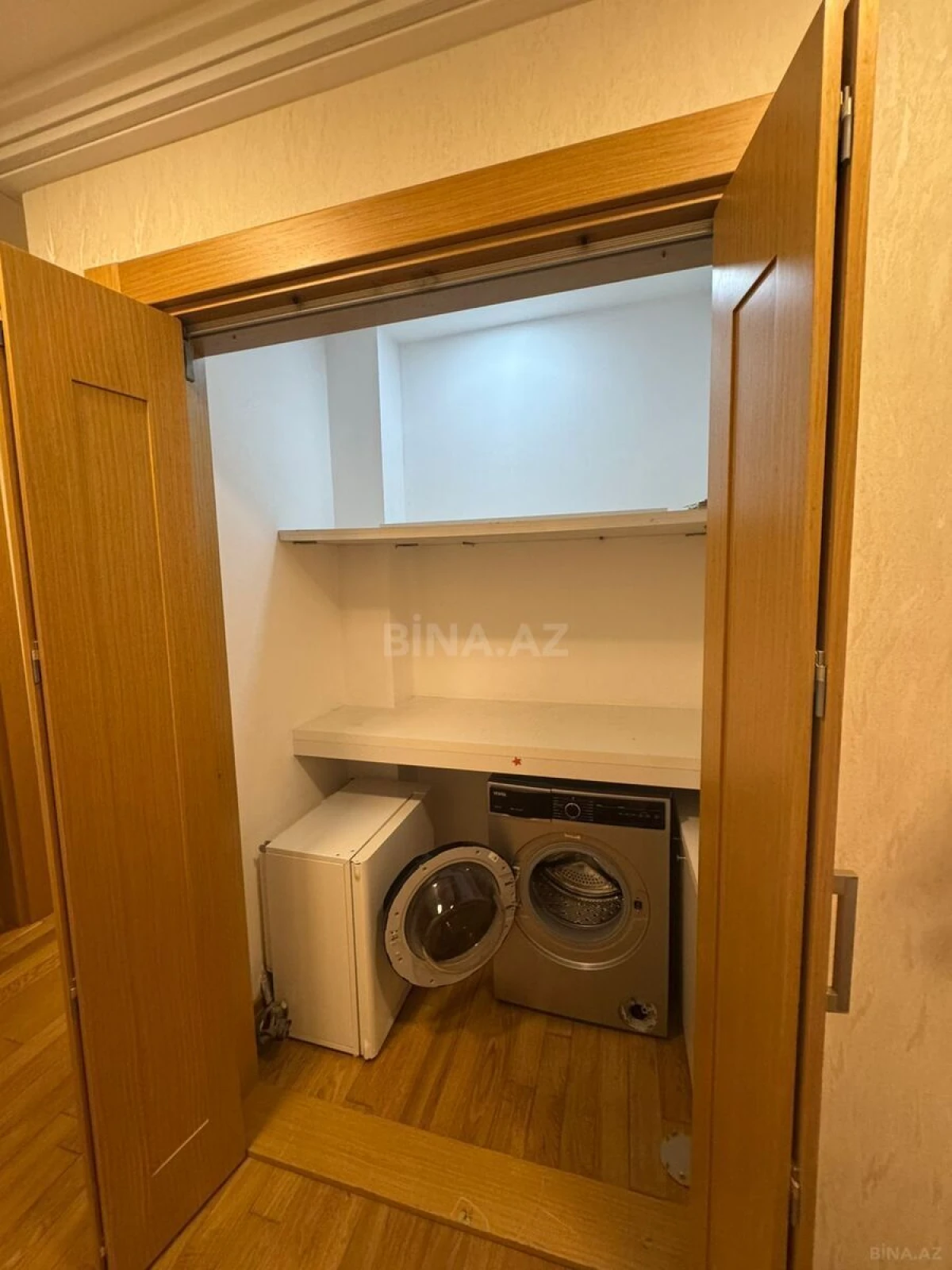 Kirayə verilir 4 otaqlı mənzil 245 m²
