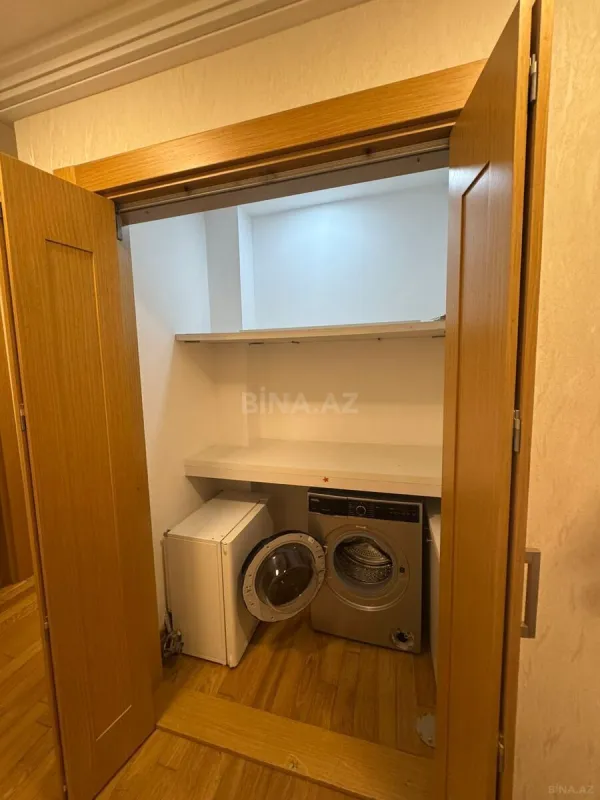 Kirayə verilir 4 otaqlı mənzil 245 m²
