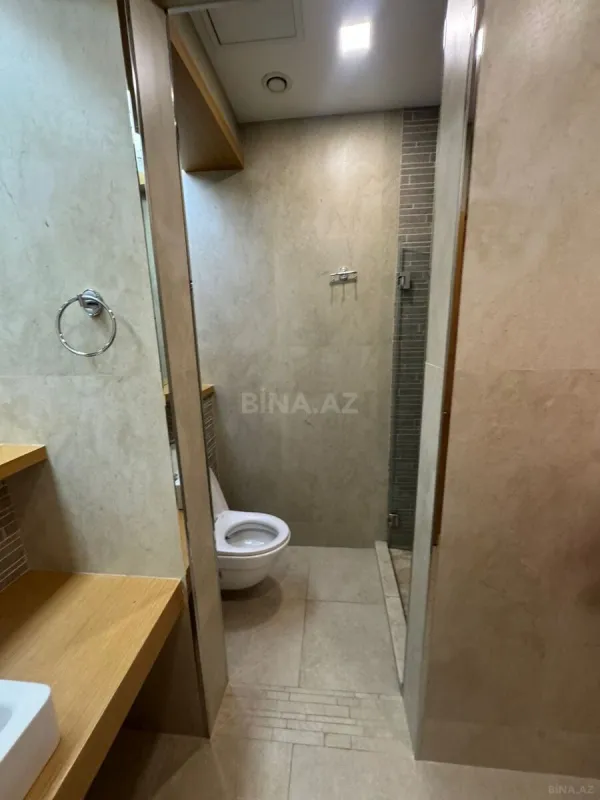 Kirayə verilir 4 otaqlı mənzil 245 m²