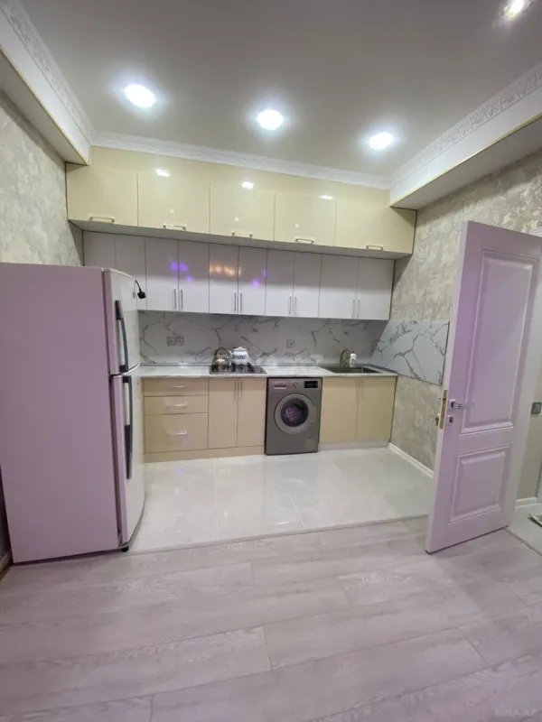 Kirayə verilir 2 otaqlı mənzil 68 m²