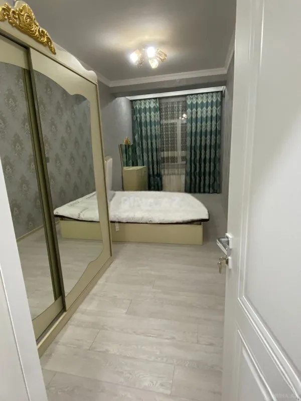Kirayə verilir 2 otaqlı mənzil 68 m²