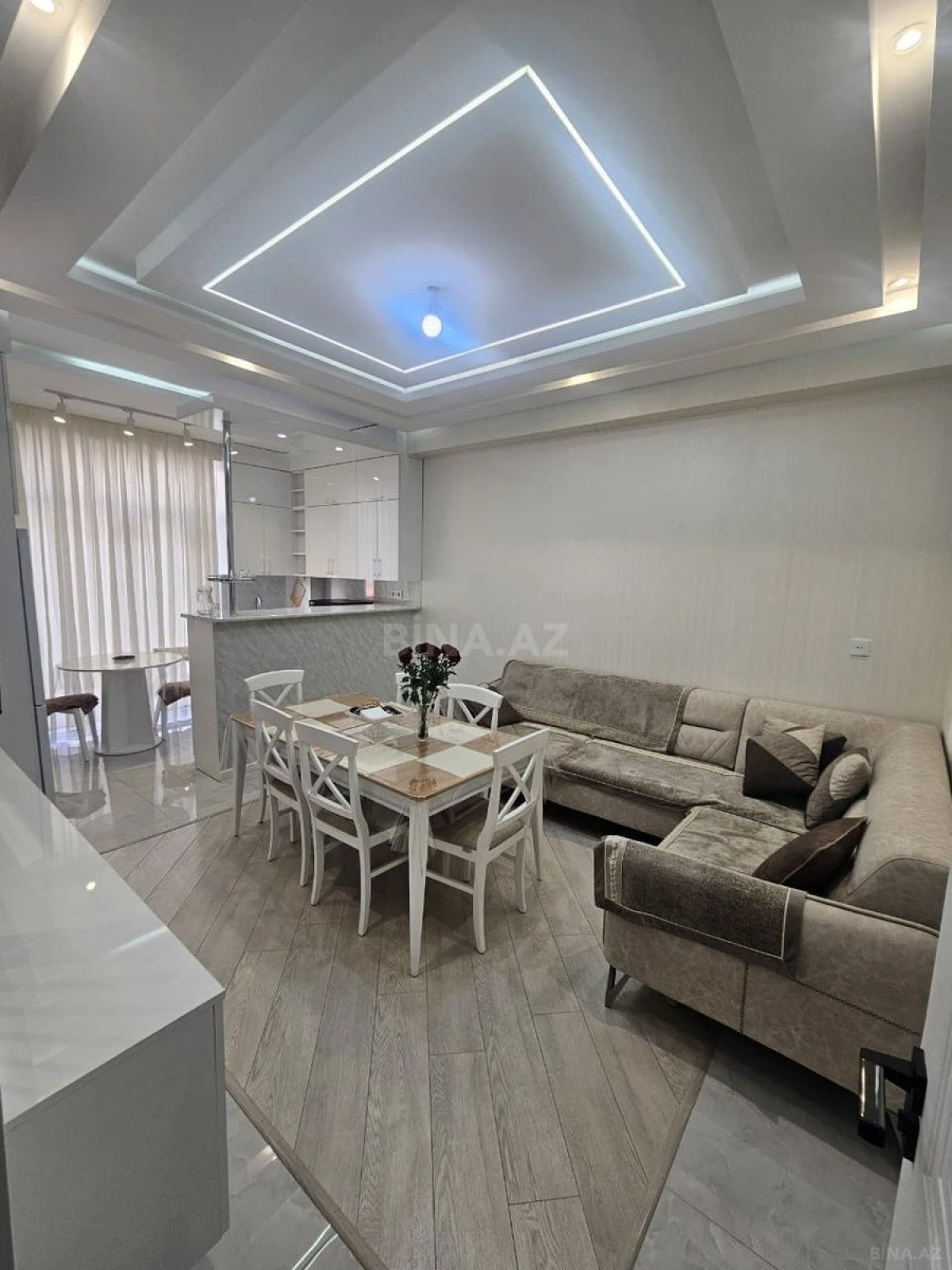 Satılır 2 otaqlı mənzil 60 m²