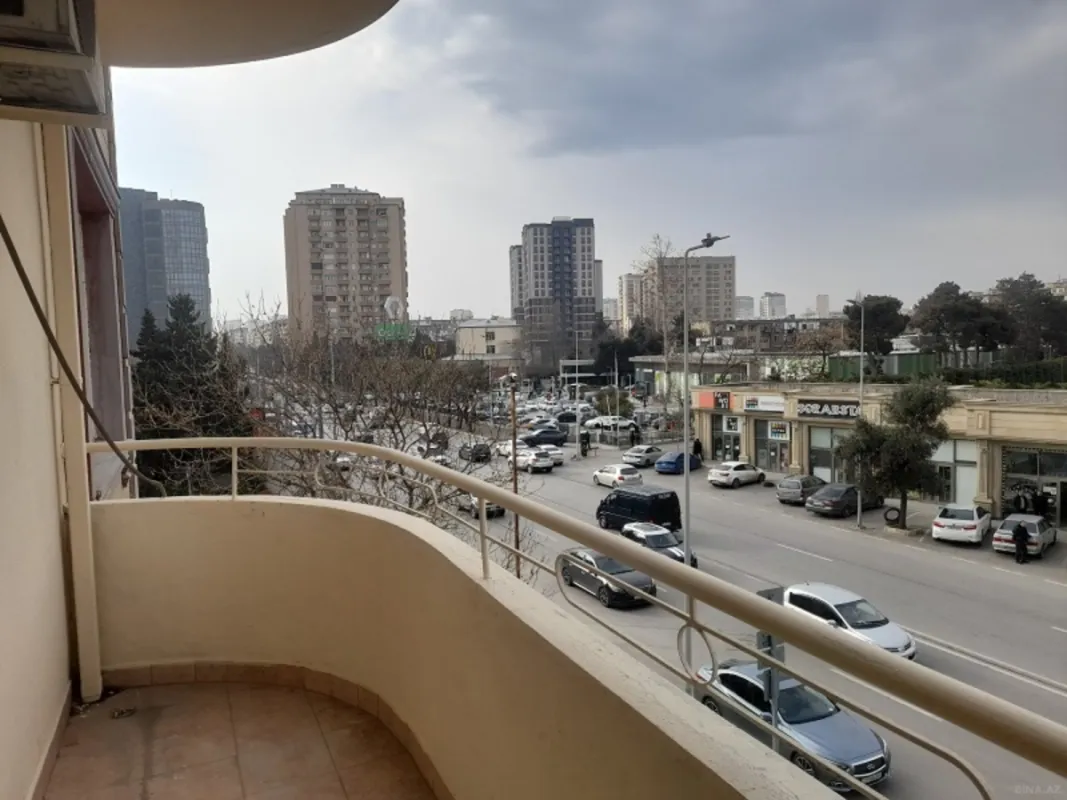 Kirayə verilir 5 otaqlı ofis 180 m²