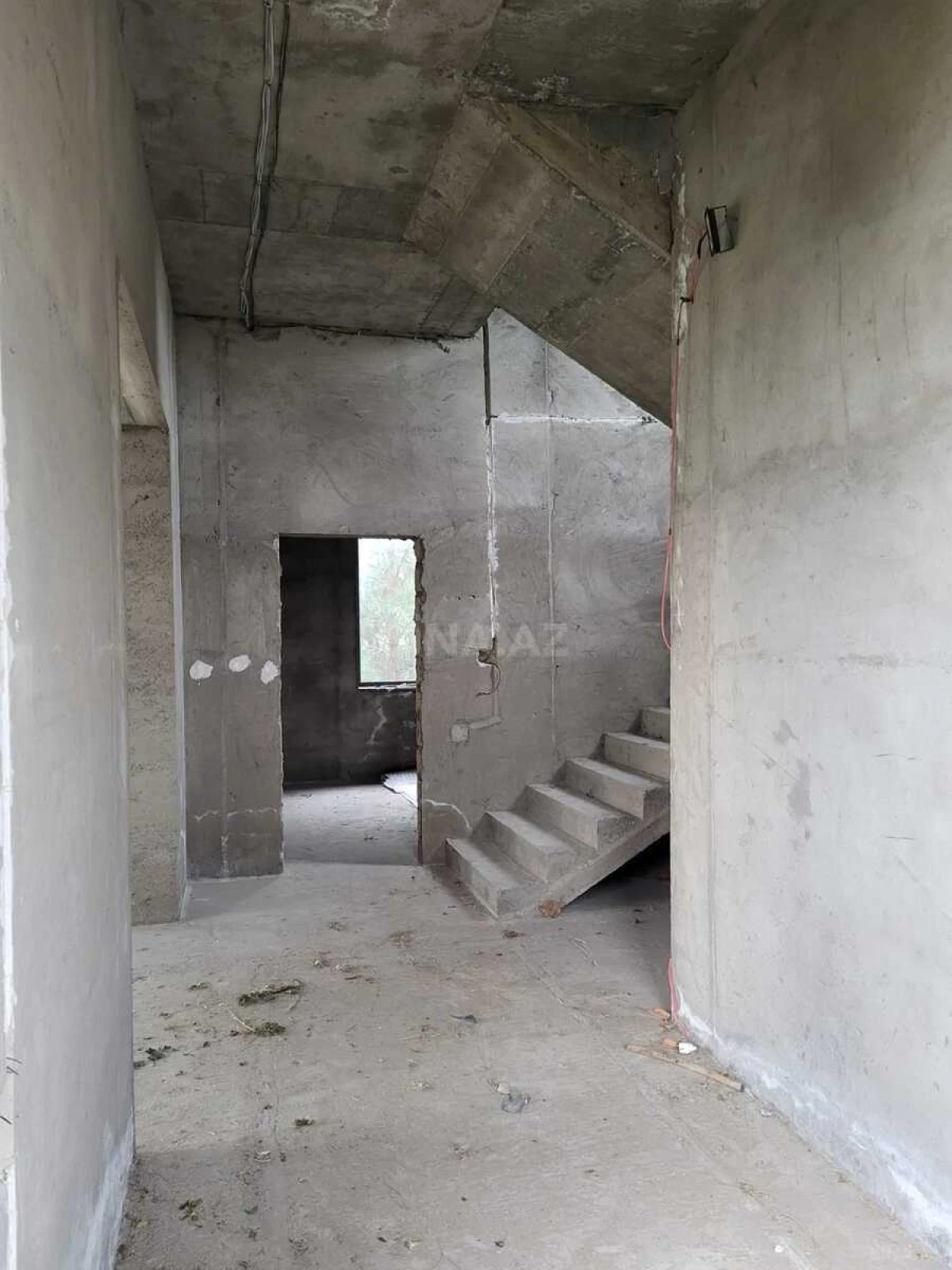 Satılır 6 otaqlı həyət evi 220 m²