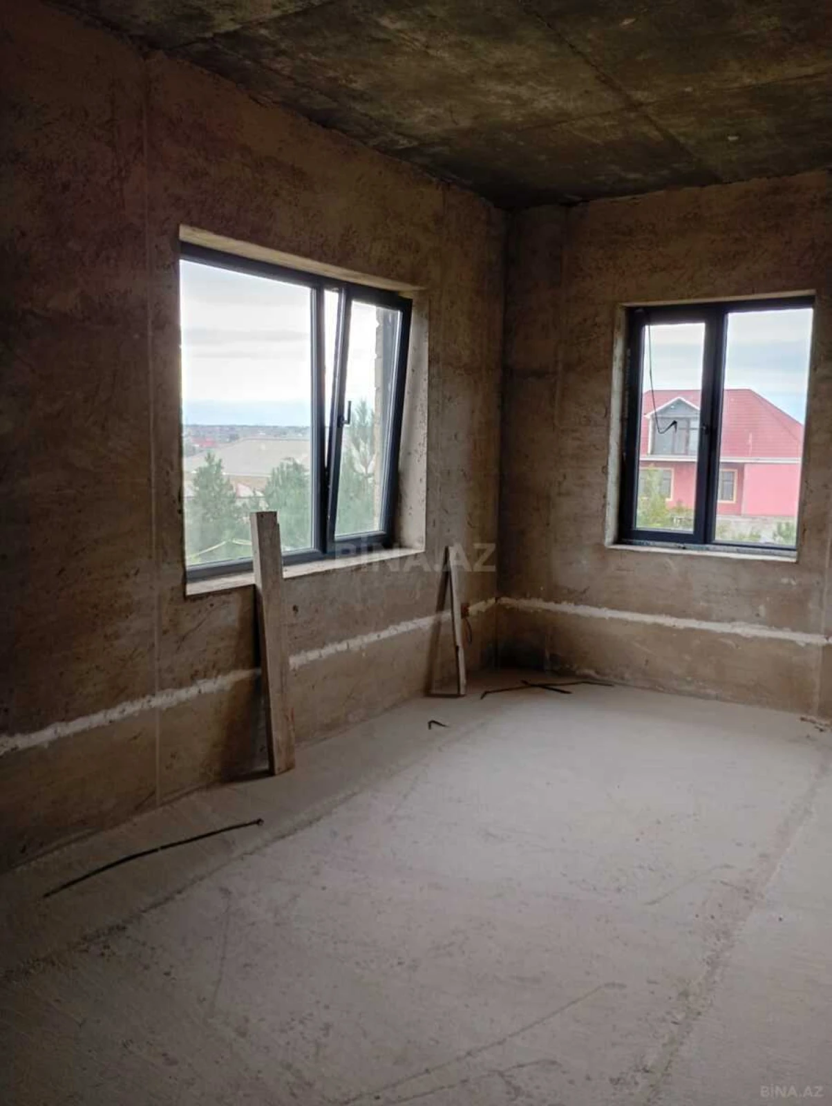 Satılır 6 otaqlı həyət evi 220 m²