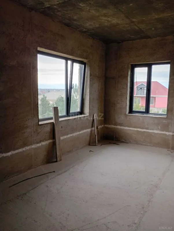 Satılır 6 otaqlı həyət evi 220 m²