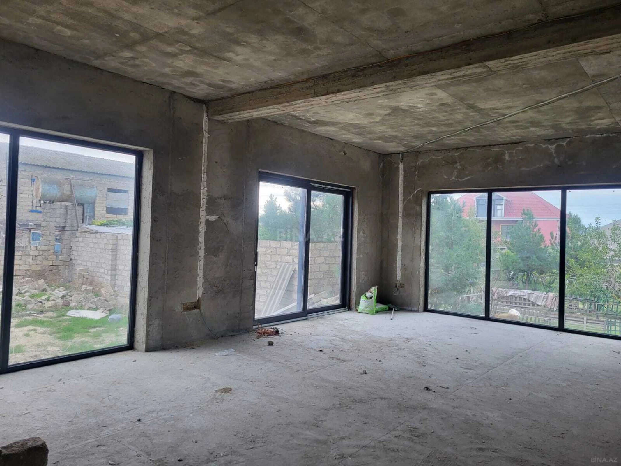 Satılır 6 otaqlı həyət evi 220 m²