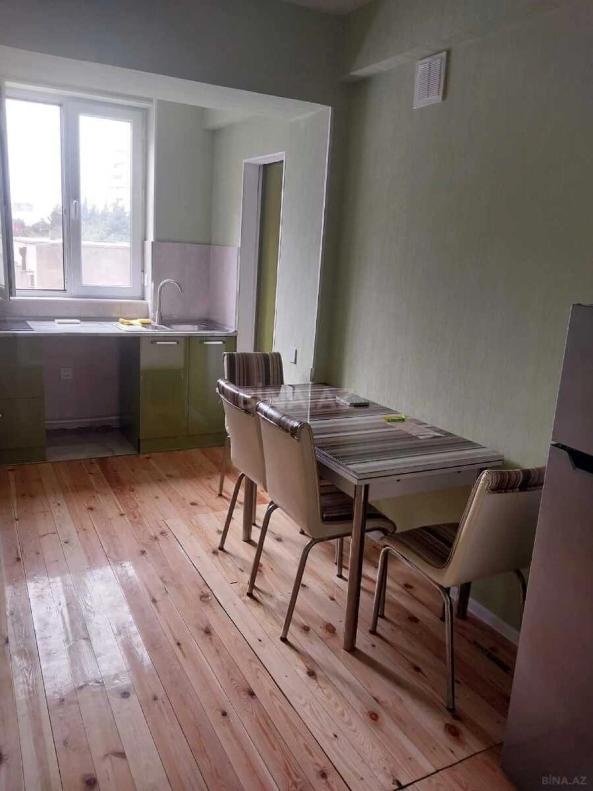 Kirayə verilir 2 otaqlı mənzil 65 m²