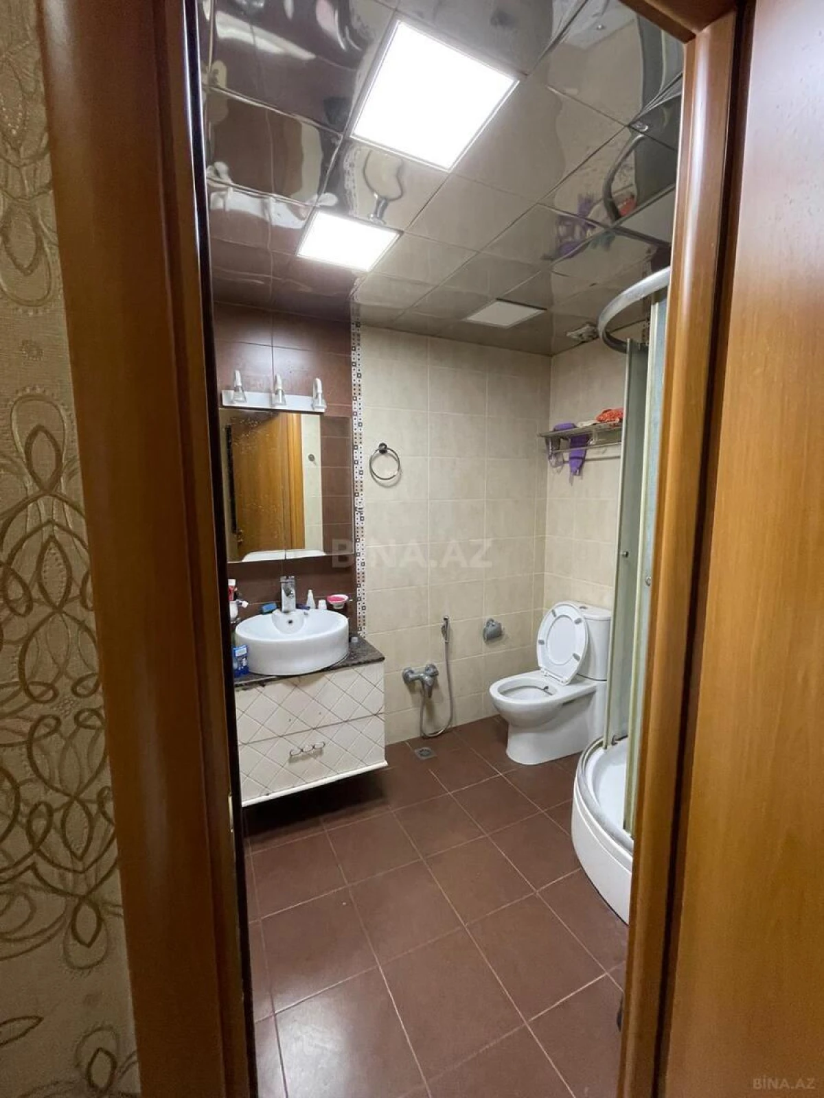 Kirayə verilir 3 otaqlı mənzil 140 m²