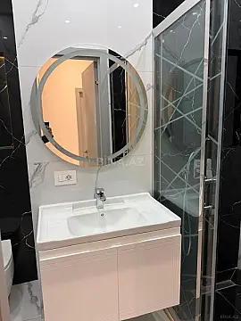 Kirayə verilir 2 otaqlı mənzil 92 m²