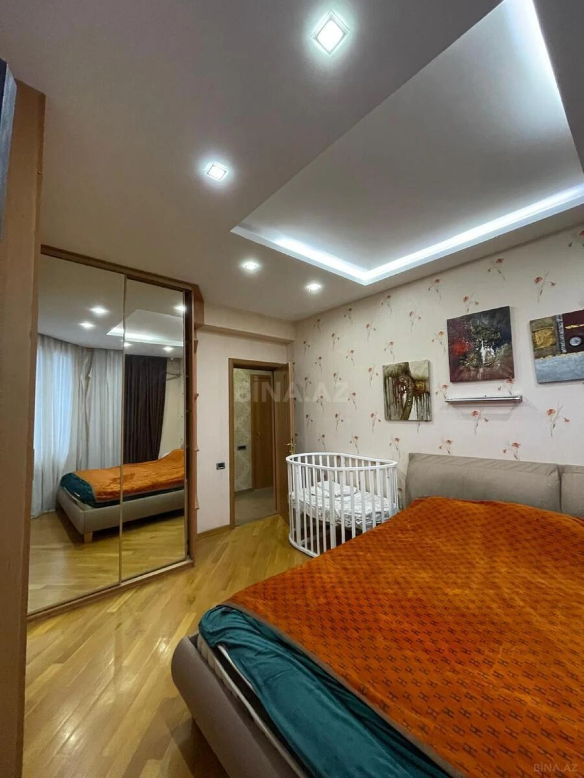 Kirayə verilir 3 otaqlı mənzil 140 m²