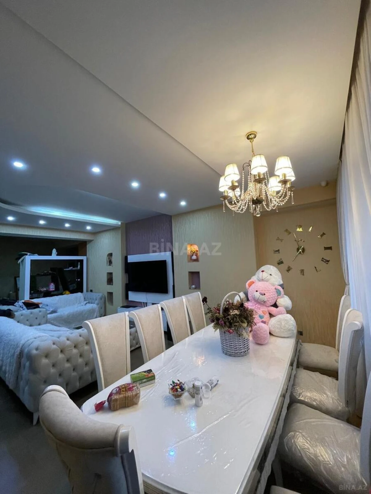 Kirayə verilir 3 otaqlı mənzil 140 m²