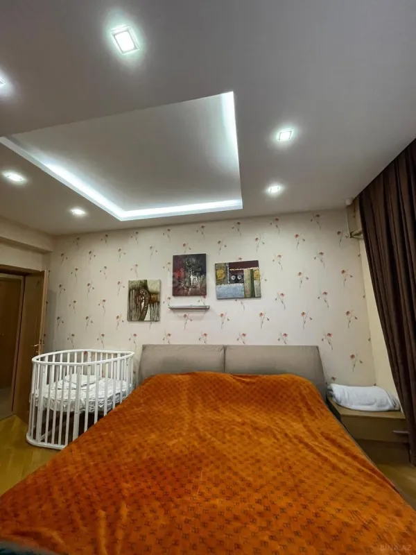 Kirayə verilir 3 otaqlı mənzil 140 m²