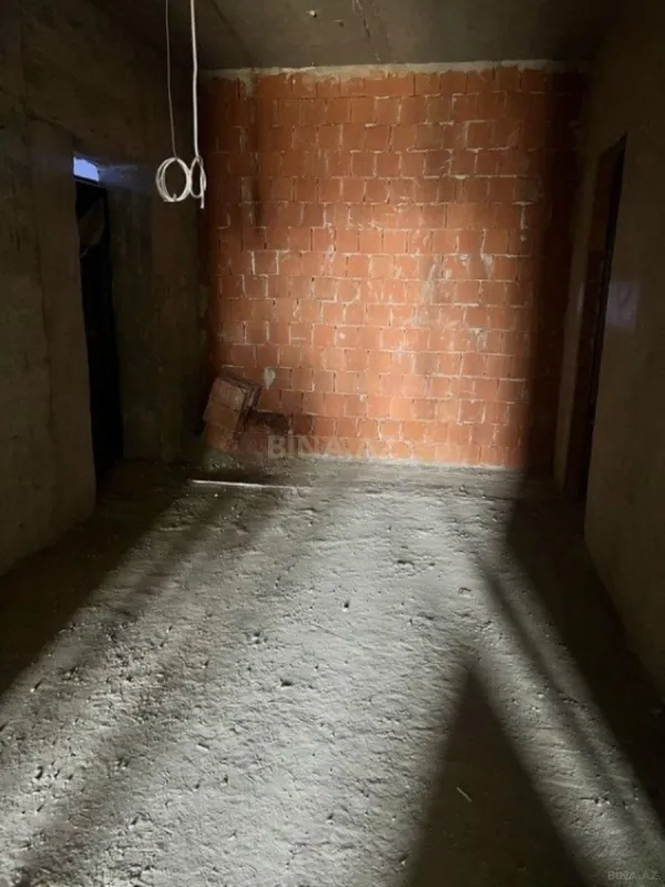 Satılır 2 otaqlı mənzil 79 m²