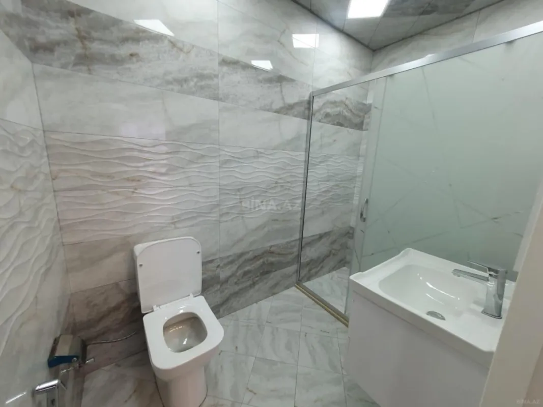 Kirayə verilir 2 otaqlı mənzil 108 m²