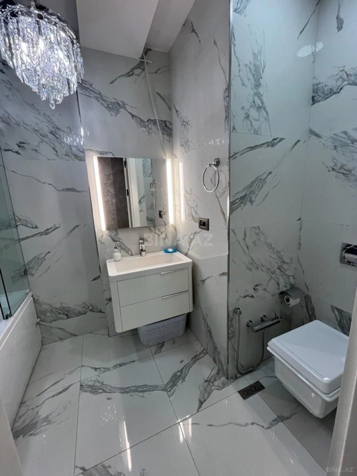 Satılır 3 otaqlı mənzil 152 m²