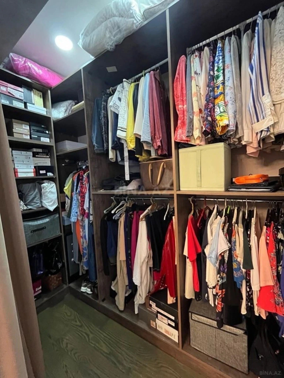 Satılır 3 otaqlı mənzil 152 m²