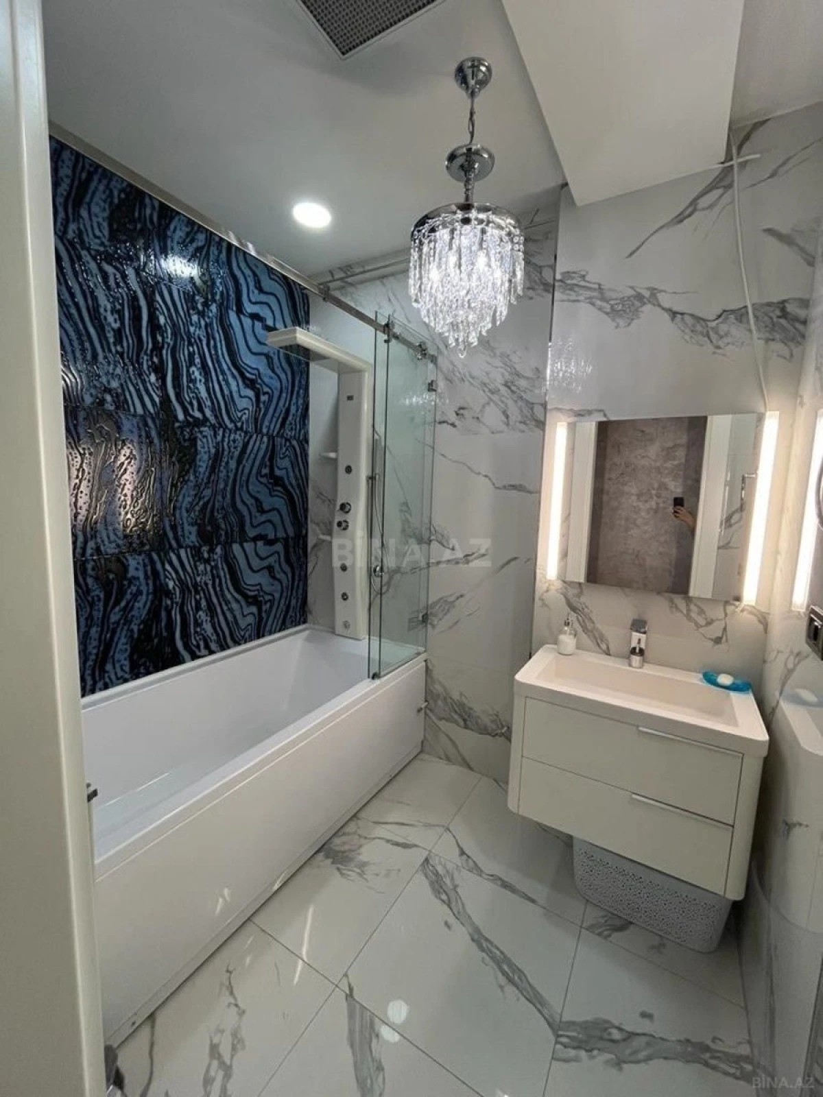 Satılır 3 otaqlı mənzil 152 m²