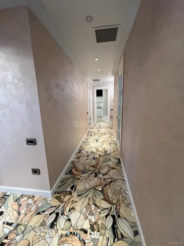 Satılır 3 otaqlı mənzil 152 m²