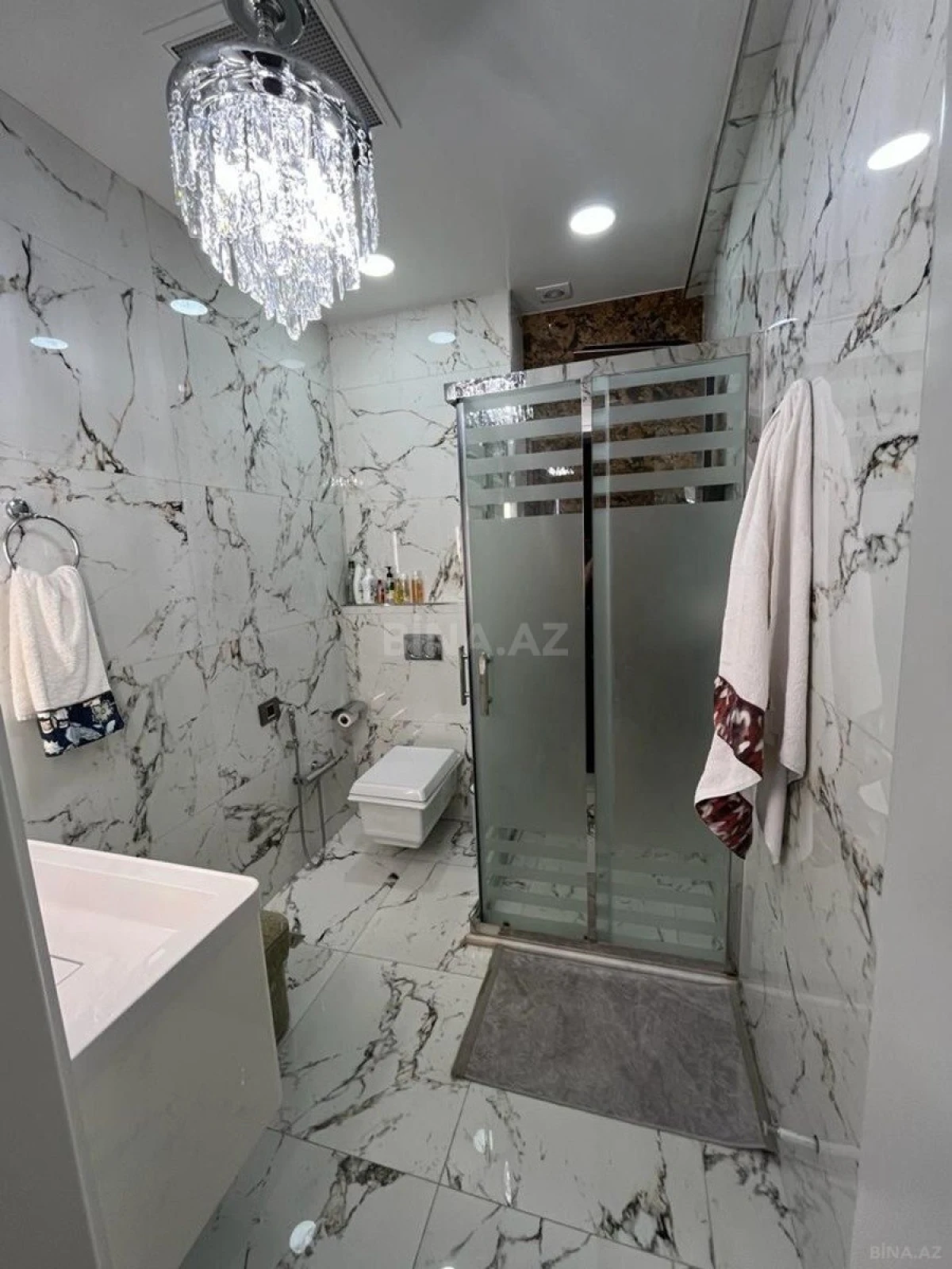 Satılır 3 otaqlı mənzil 152 m²