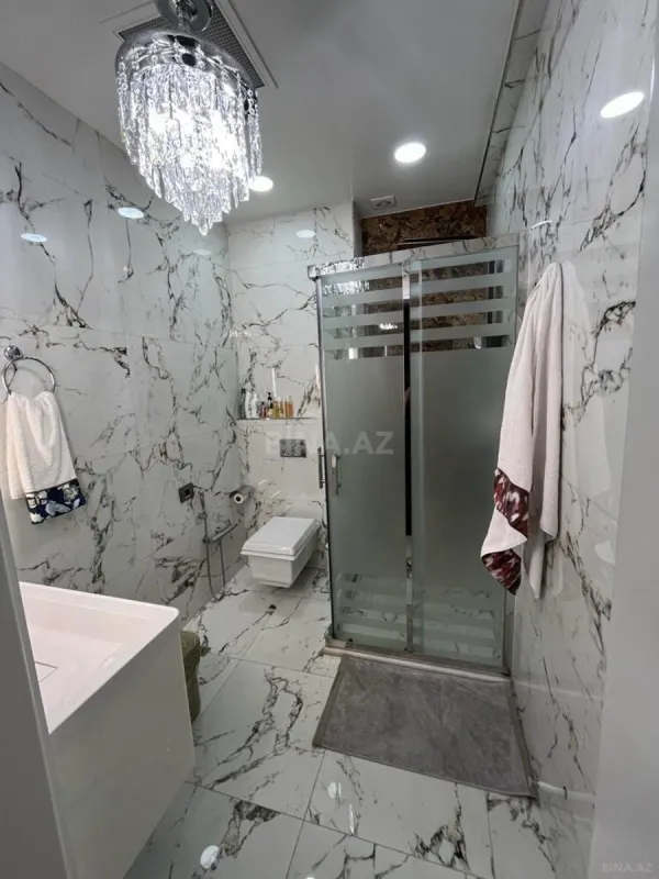 Satılır 3 otaqlı mənzil 152 m²