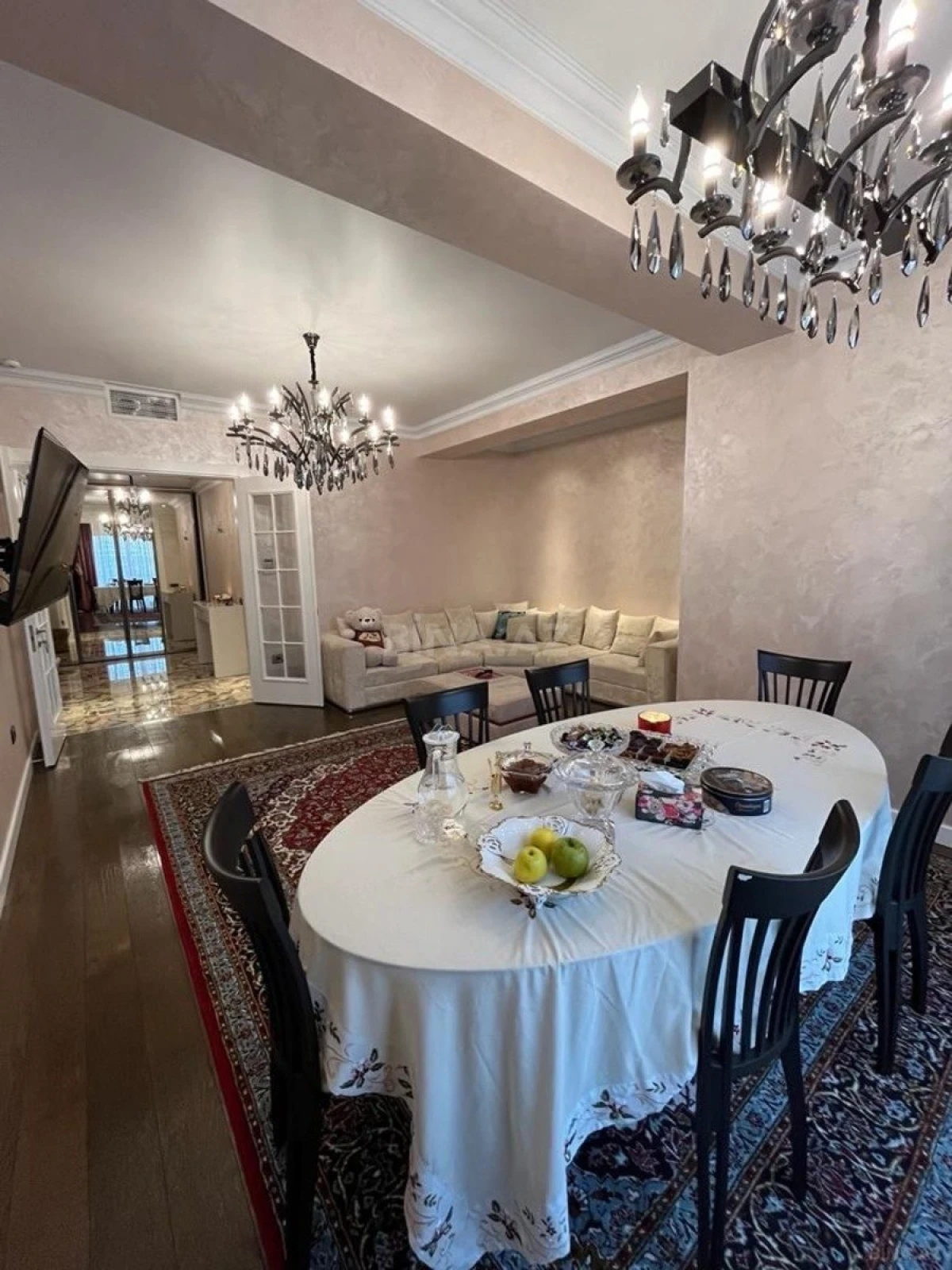 Satılır 3 otaqlı mənzil 152 m²