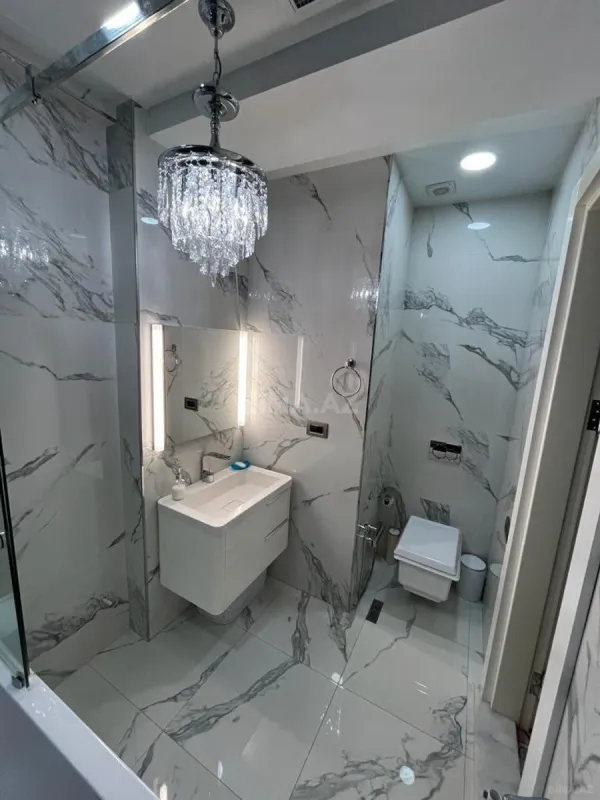 Satılır 3 otaqlı mənzil 152 m²