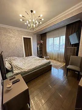 Satılır 3 otaqlı mənzil 152 m²